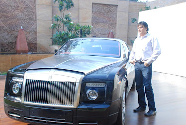 Rolls Royce Display at 4 Season ,Mumbai