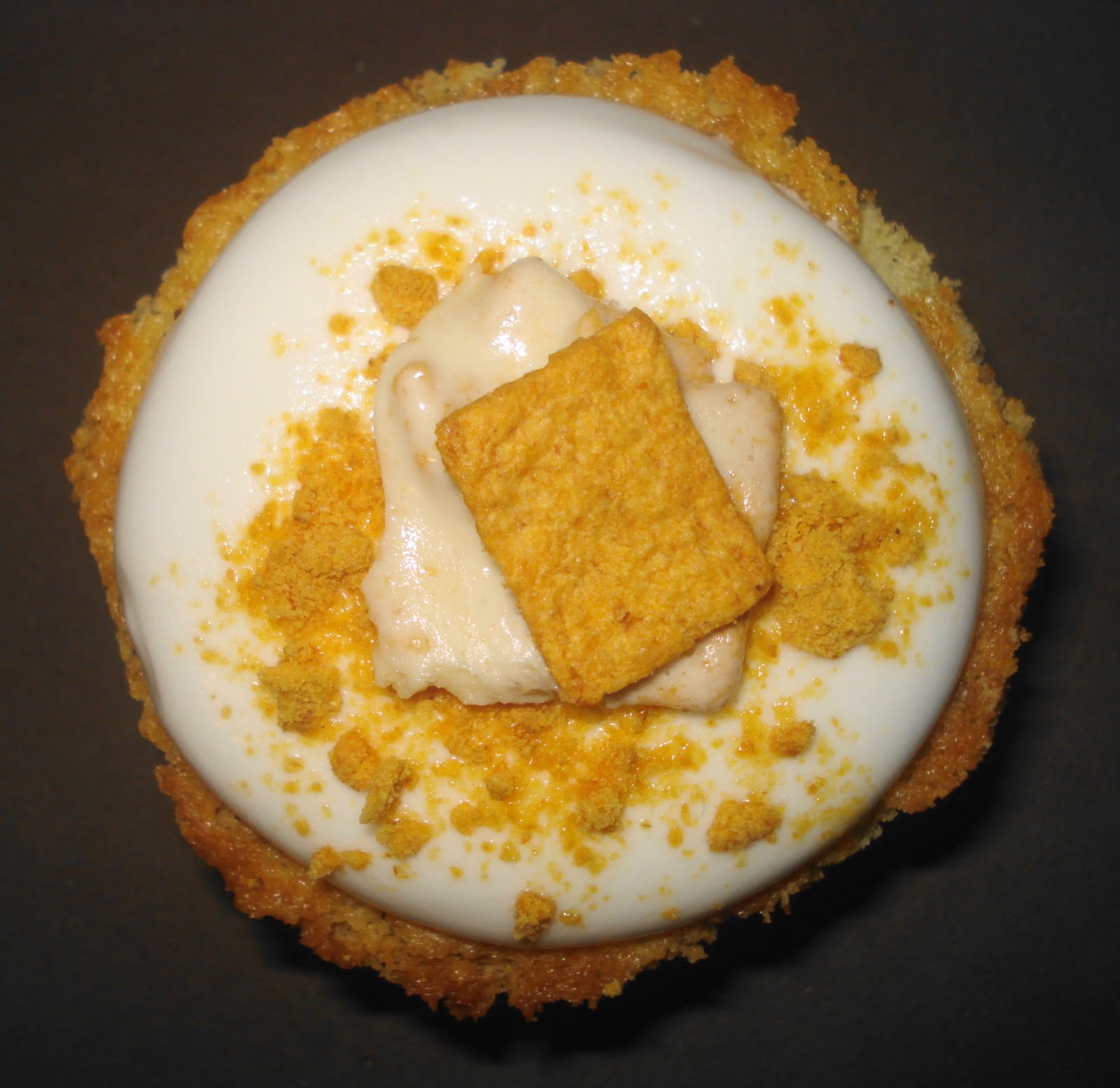 Dame Good Eats Golden Graham Cupcakes