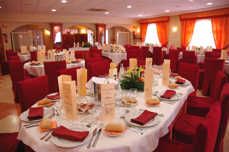 gerencia de alimentos y bebidas: Comedor,bar,cocina,mise place,sommelier