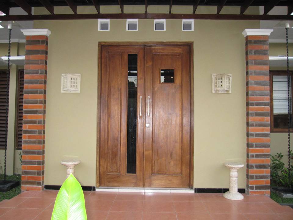 Pintu Depan Rumah