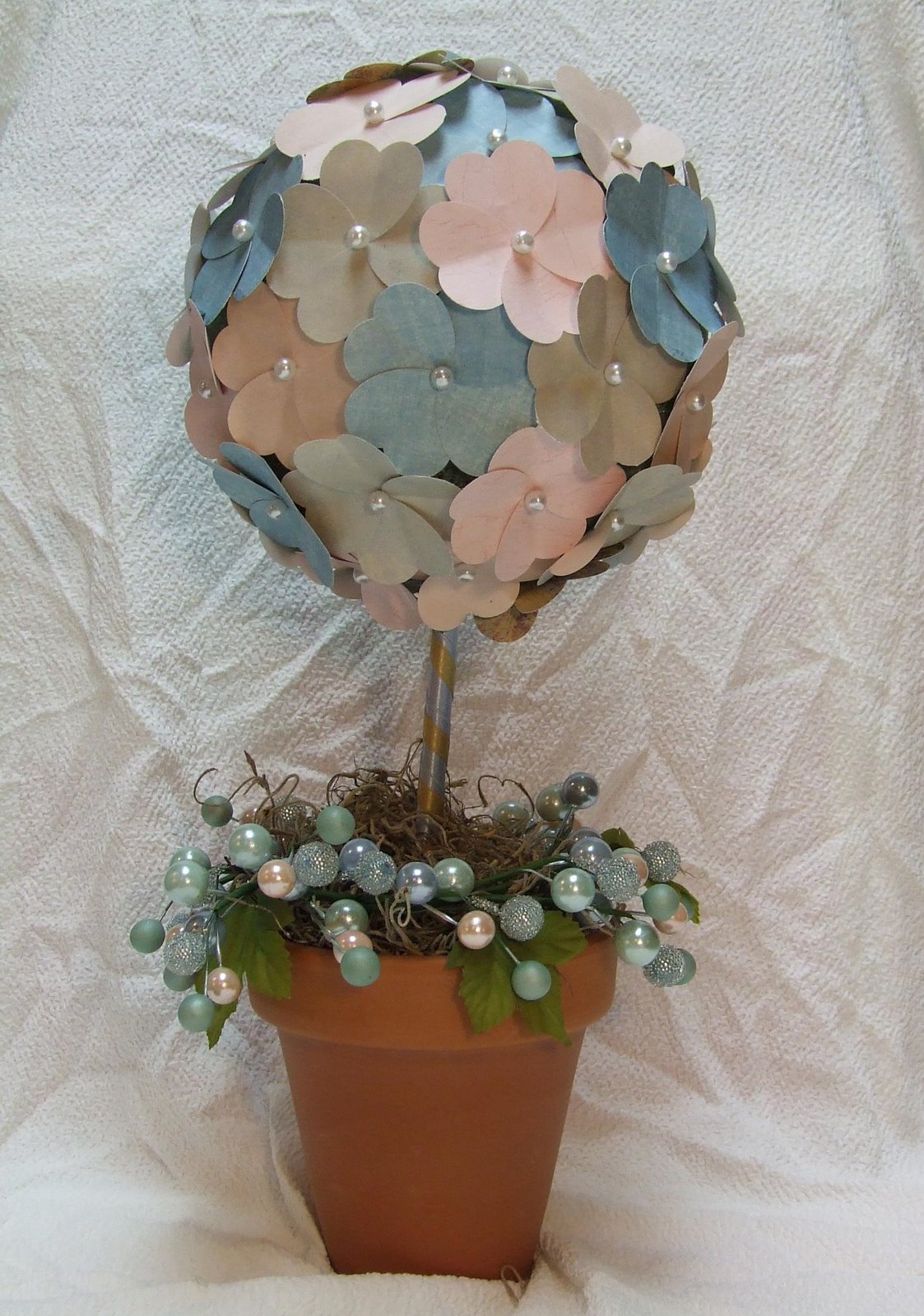 [Clover-flower+topiary.JPG]