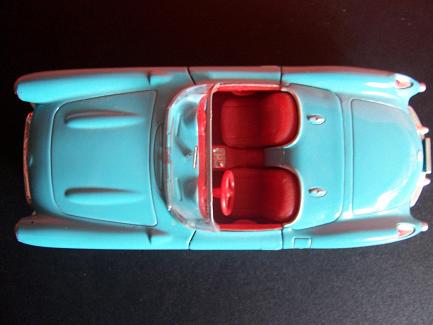 Chevrolet Corvette- Año 1953 (auto a escala, de arriba)- J.E. Rodríguez