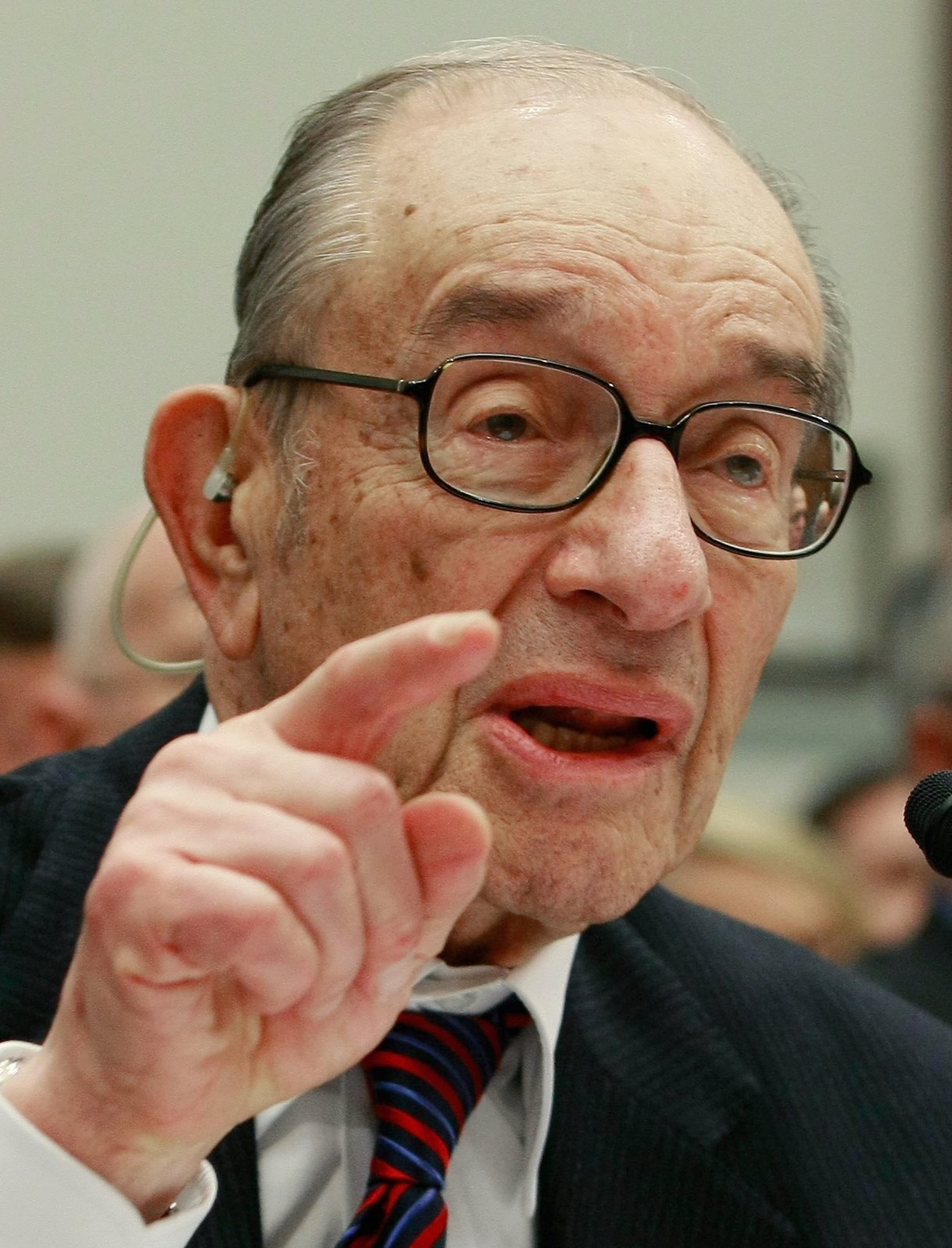 [Greenspan+at+hearing.JPG]