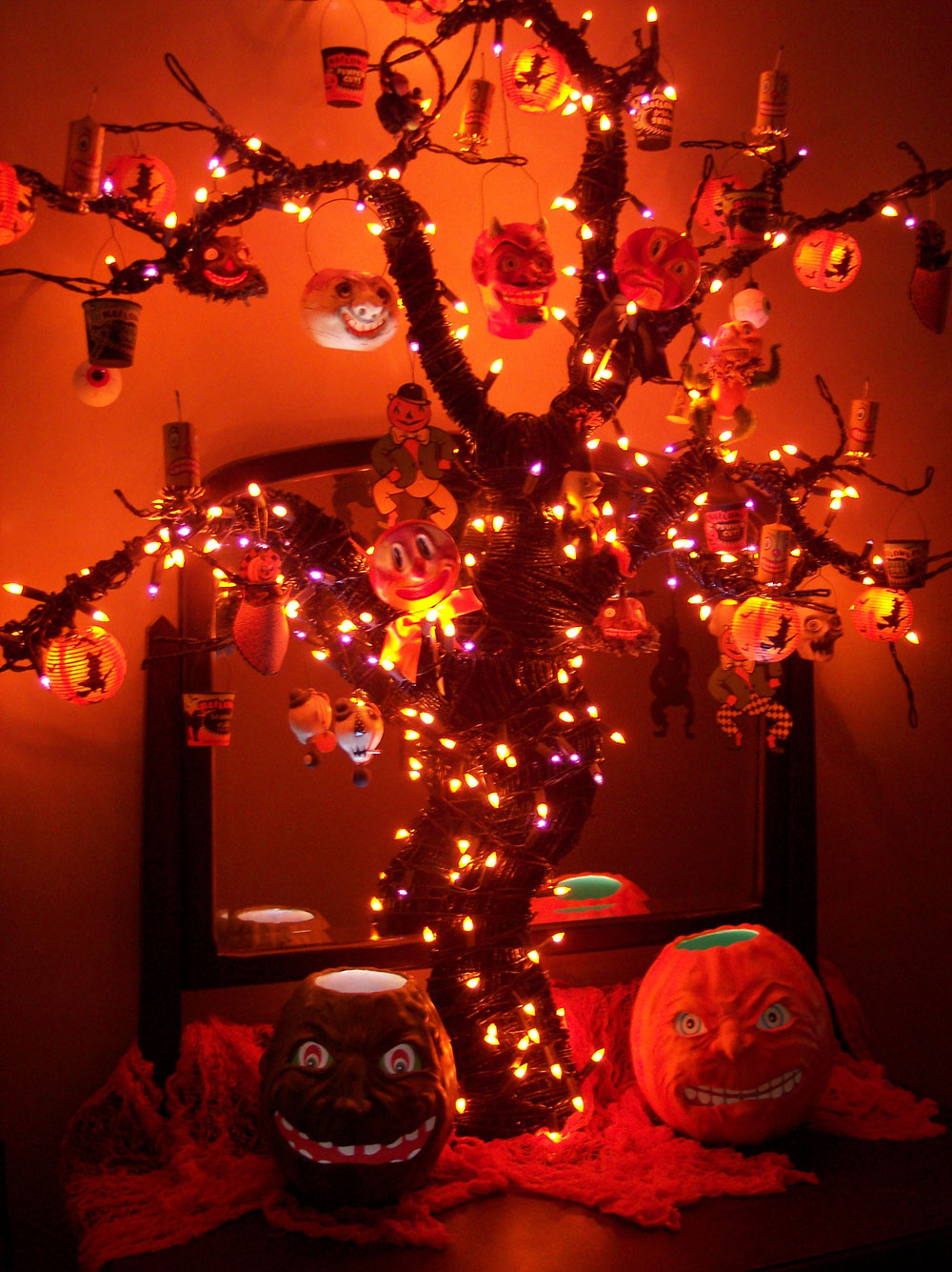 Erika's Chiquis Halloween Trees