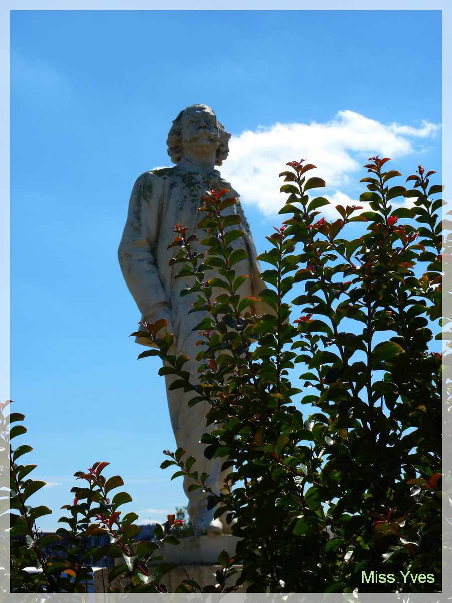 leurs yeux se rencontrèrent flaubert