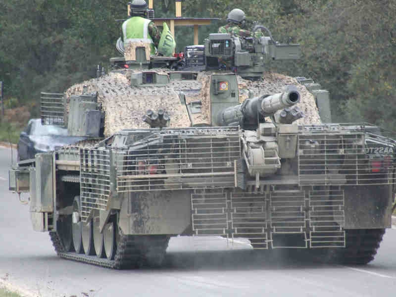 http://4.bp.blogspot.com/_5jHWzpBAlIk/R2pcA5l0r-I/AAAAAAAAAN8/JuypNOsUghA/s1600/challenger2upgradedec20eh7.jpg