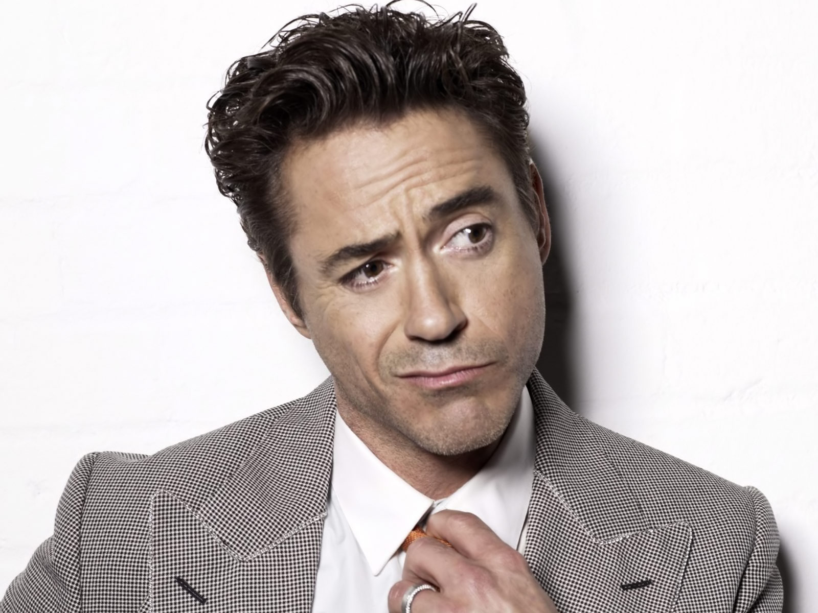 http://4.bp.blogspot.com/_5jjq29D5KlA/TE2Vg5nhFRI/AAAAAAAAGJw/WjV772zbD5c/s1600/Robert_Downey.jpg