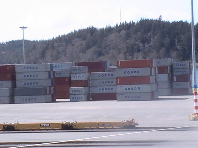 [Containers+at+Fairview.JPG]