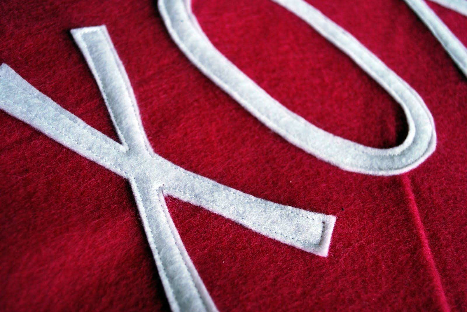 [Vday+XOXO+Pillow+2.JPG]