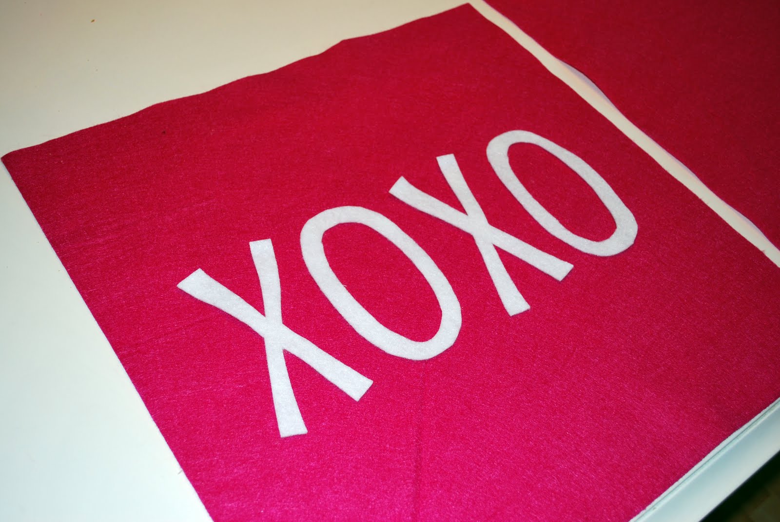 [Vday+XOXO+Pillow+6.JPG]