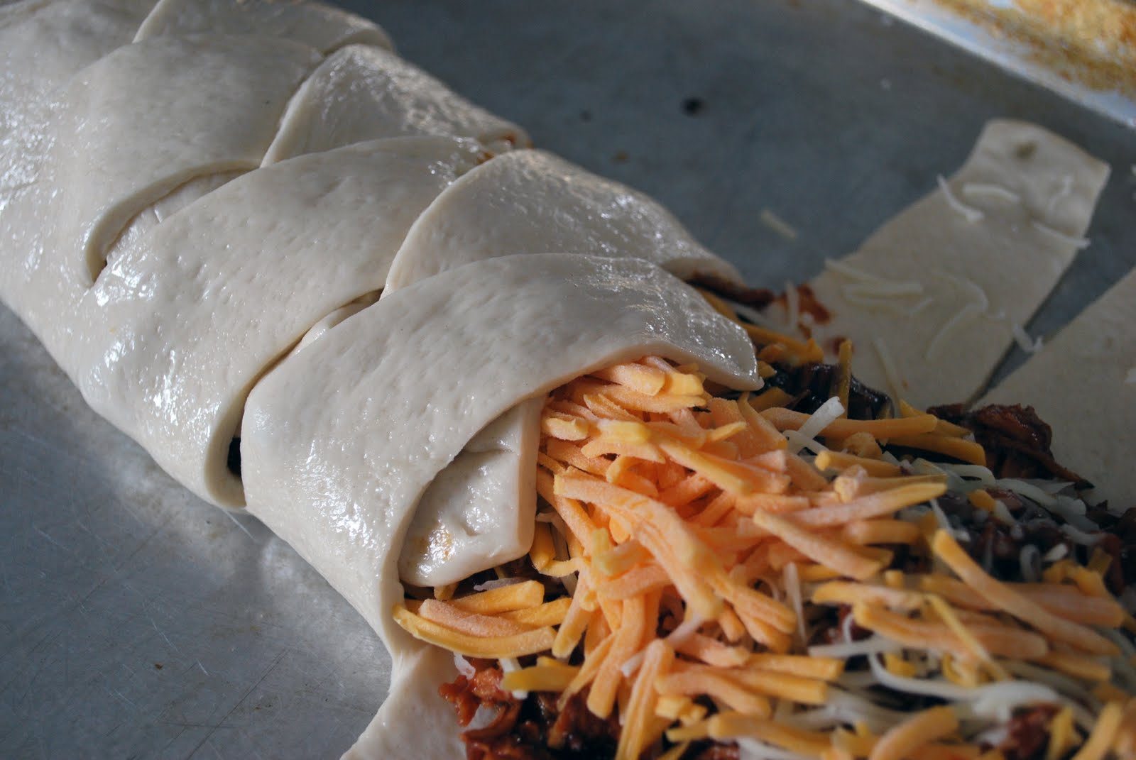 [Braided+BBQ+Chicken+Loaf+12.JPG]