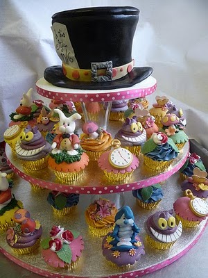 http://4.bp.blogspot.com/_5mAUQuGOnUU/TBJlJfsaUcI/AAAAAAAABIU/95NV54br25E/s1600/Alice+cupcakes_FAIRYTALENEWSBLOG.jpg
