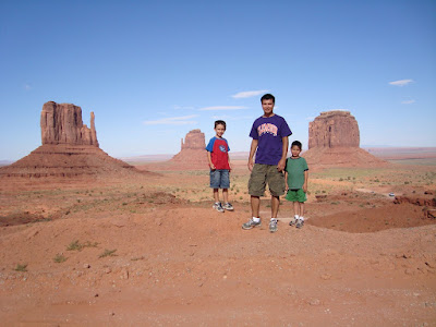 MONUMENT VALLEY MITTENS