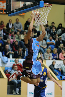 Fernandez Lockett ally oop Fernandez Lockett ally oop