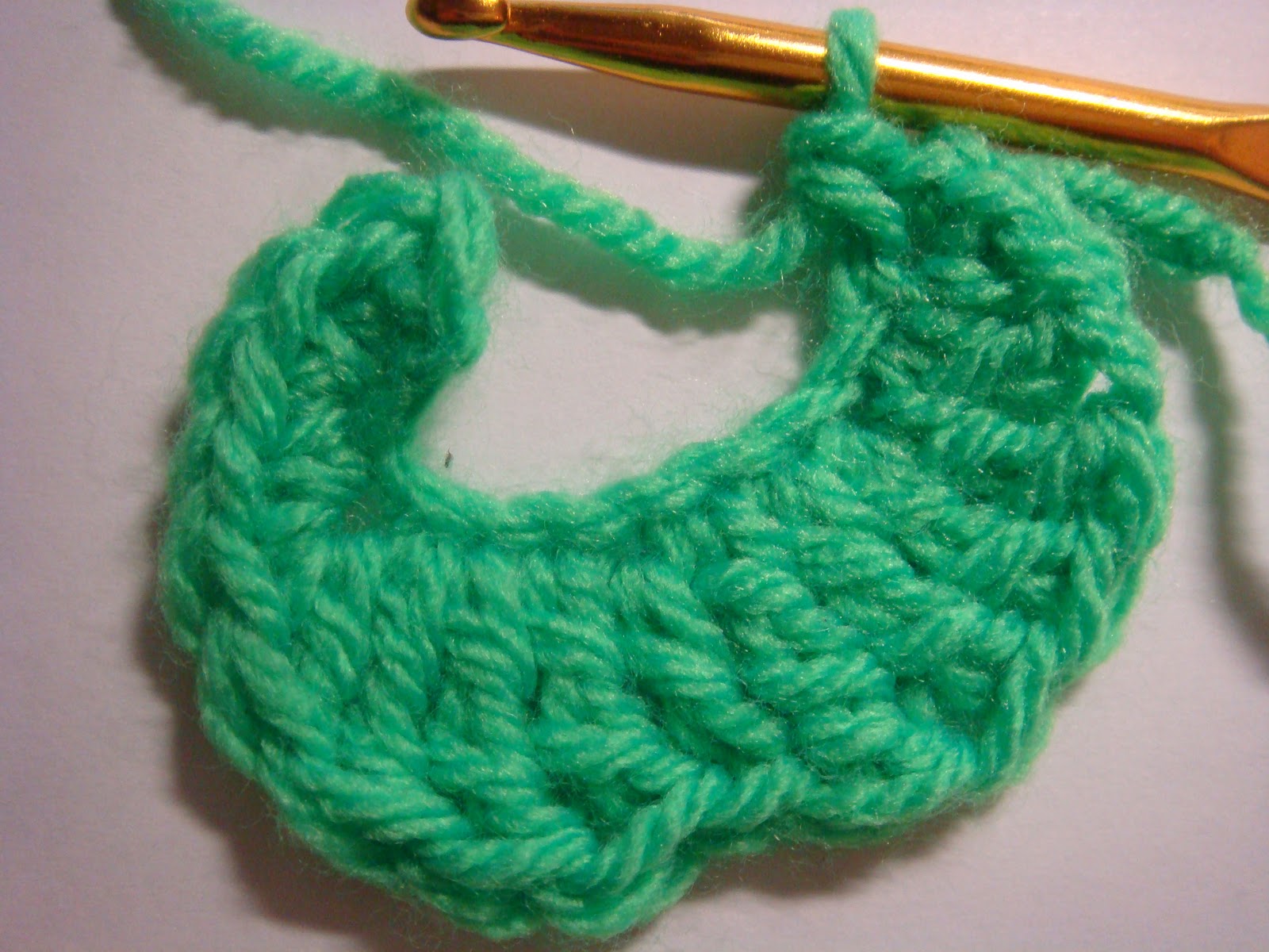 Crochet leaf pattern leaves crafter repeat patterns bloglovin yarn repeatcrafterme collect later artikel von