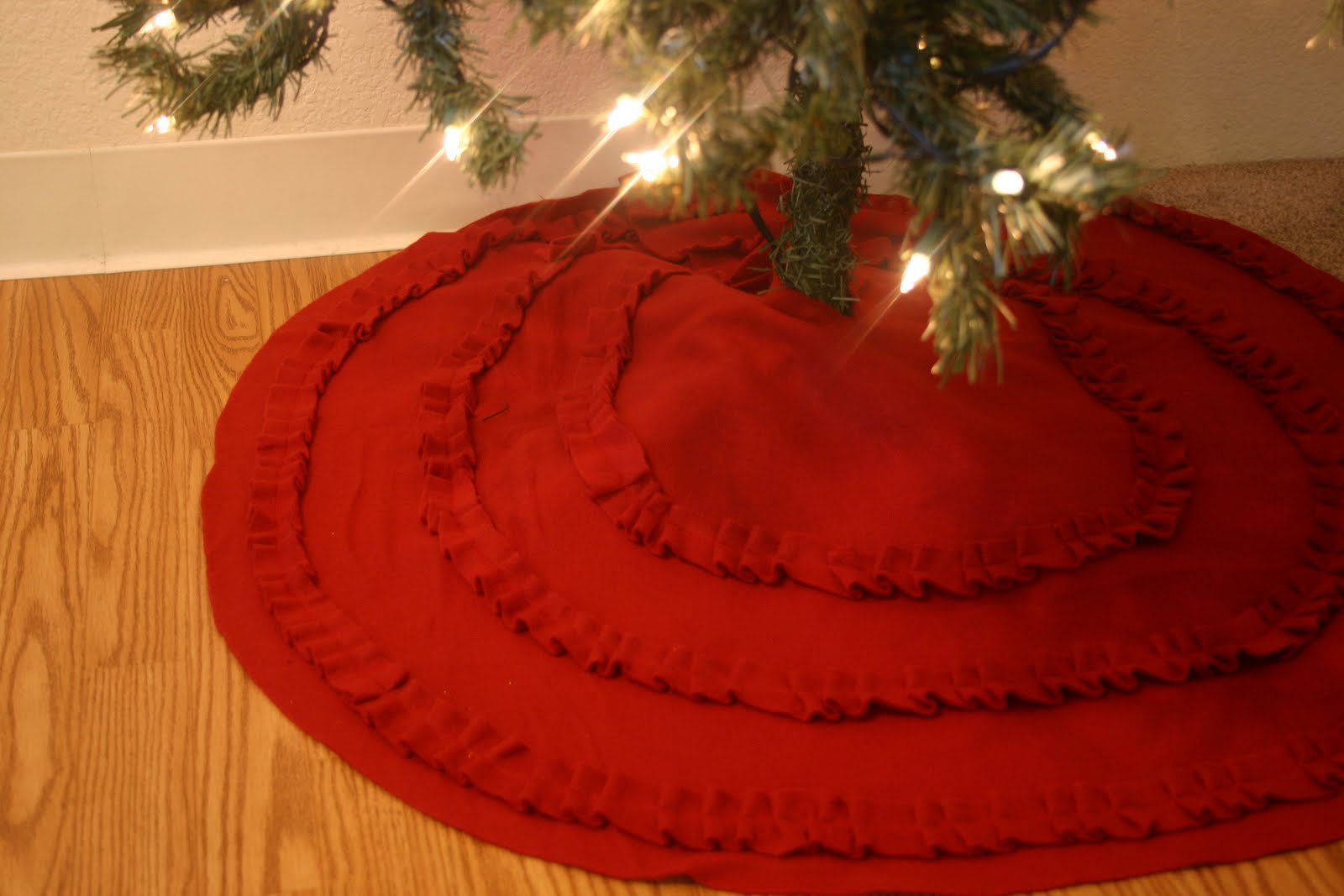 Honeybee Vintage Ruffle Tree Skirt from a Fleece Blanket