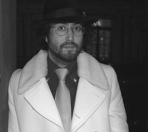 [SEAN_LENNON_GRANDE.jpg]