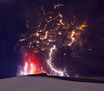 iceland volcano lightning. Iceland volcano: the latest