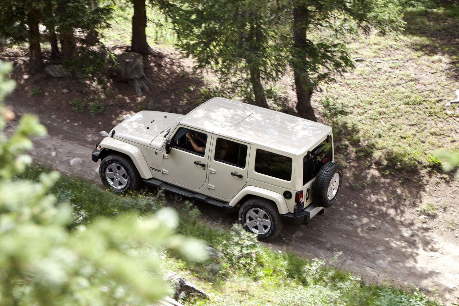 http://4.bp.blogspot.com/_5pTCwFKIuTY/TU3IONuozlI/AAAAAAAAAVY/Vkk7qU49vHw/s1600/2011_JEEP-Wrangler_03.jpg