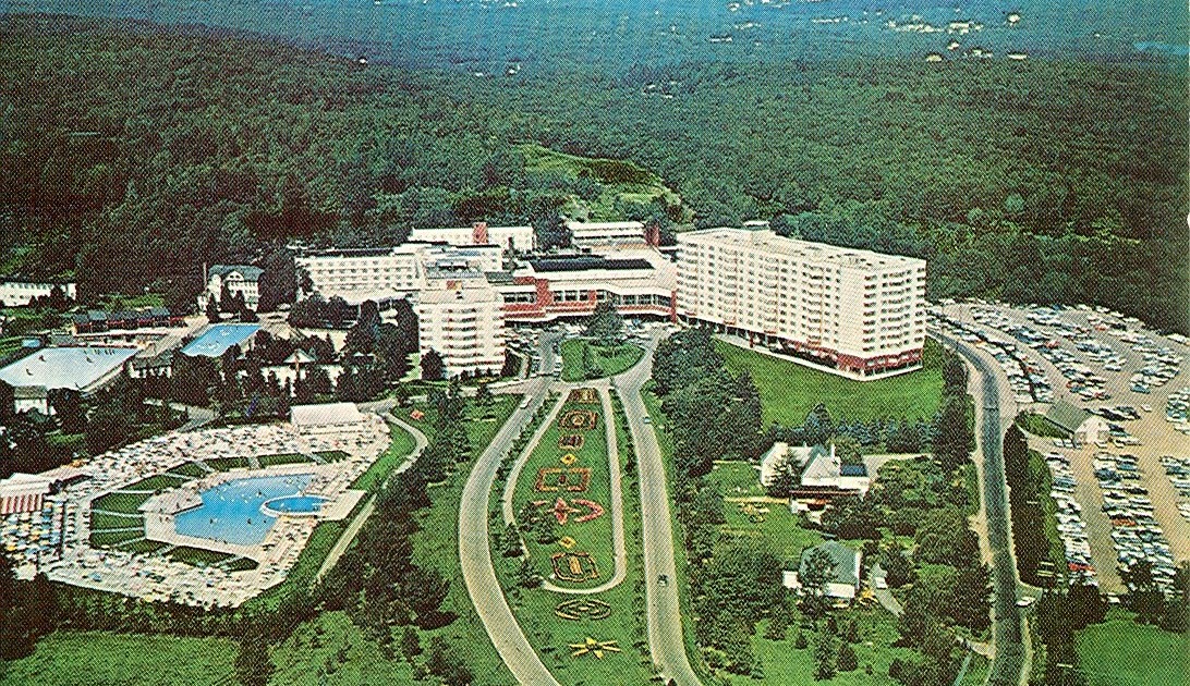 Vintage Travel Postcards Kiamesha Lake, New York