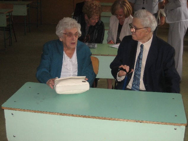 Nagy örömünkre tanáraink közül Thuróczy Zsuzsa néni és Marosi József is el tudott jönni.
