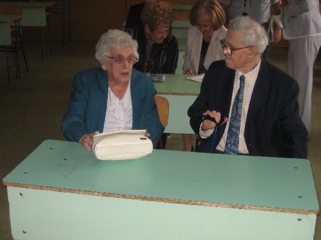 Nagy örömünkre tanáraink közül Thuróczy Zsuzsa néni és Marosi József is el tudott jönni.