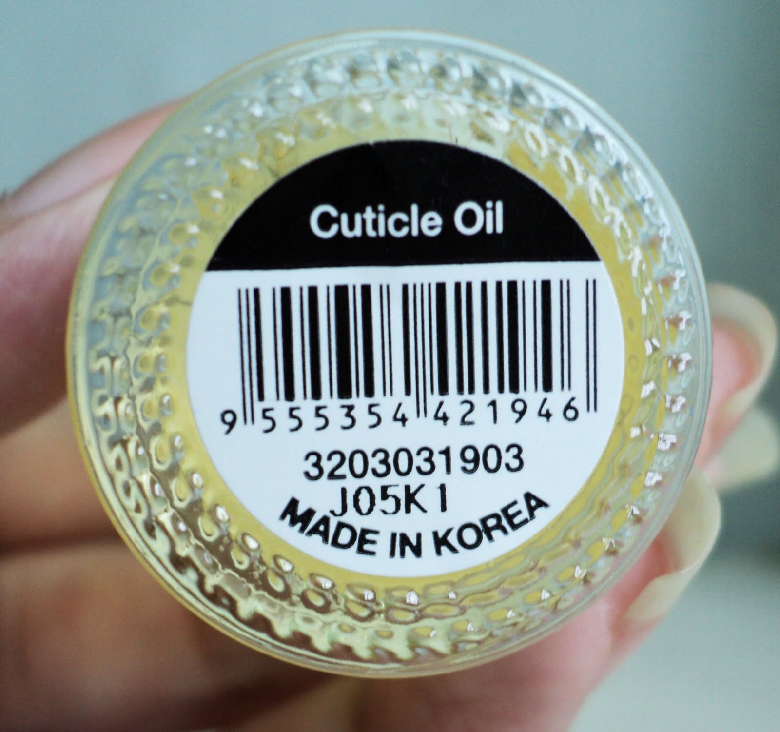 Isabel Lee Malaysian Beauty & Lifestyle Blogger Elianto Cuticle Oil