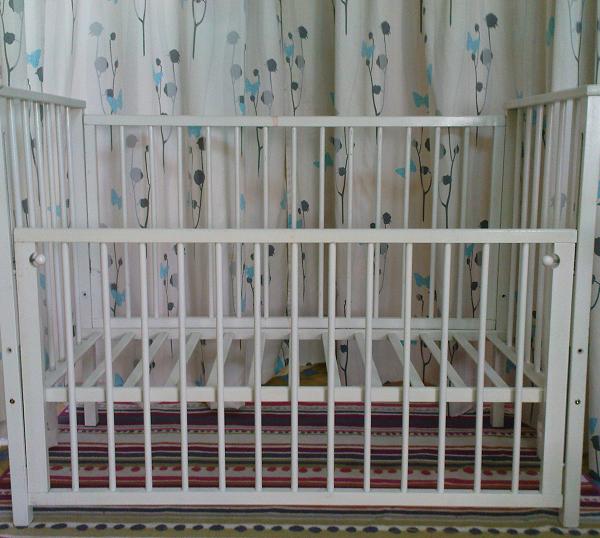 MAY10027 white baby court