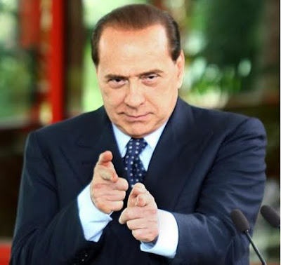IL CORRIERE DELLA PERA - Prima edizione - Pagina 25 Berlusconi-mitra