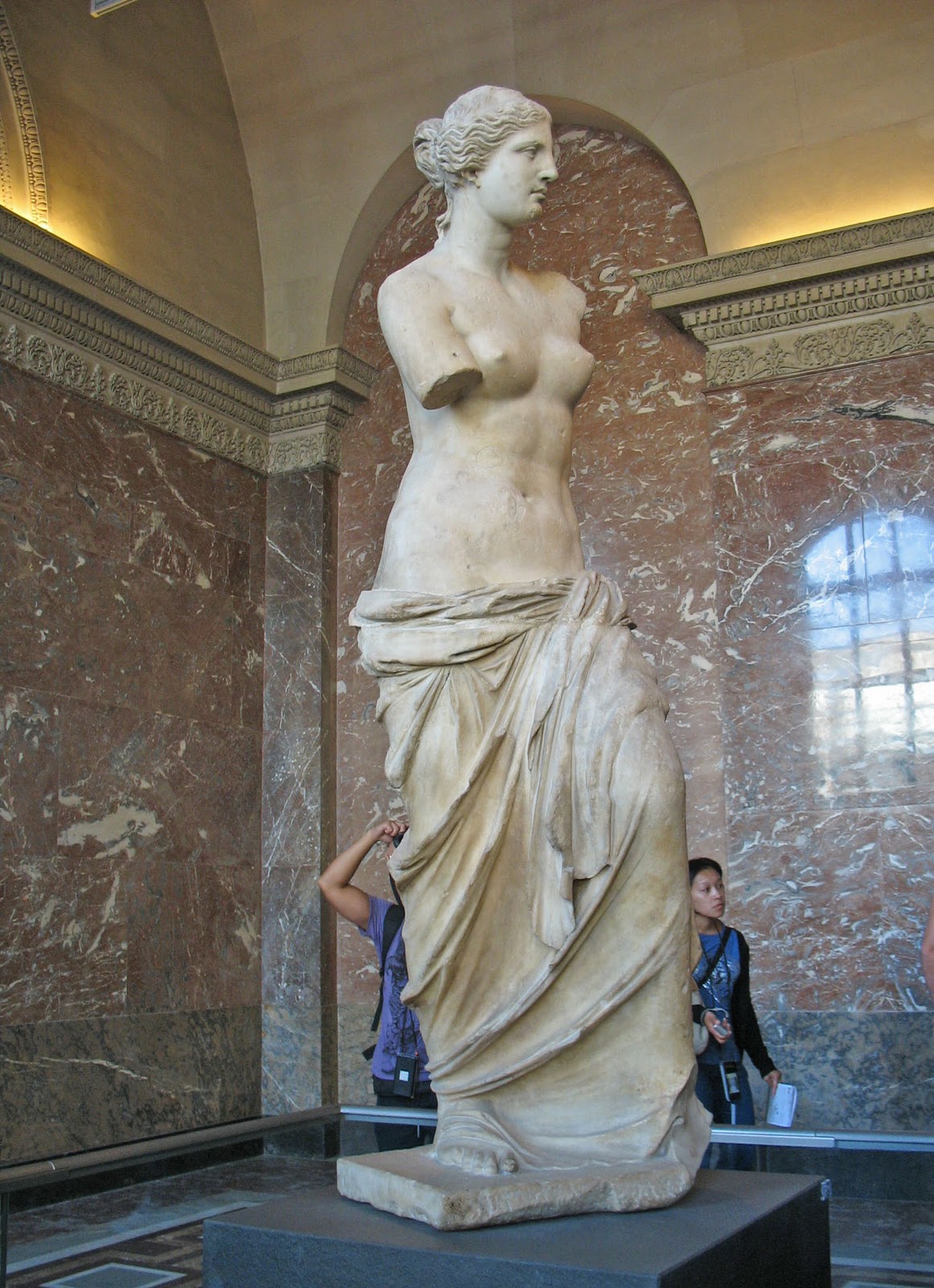 art analysis statue of venus and Among salvador dalí’s many memorable works, perhaps none is more deeply embedded in the popular imagination than venus de milo with drawers, a halfsize plaster reproduction of the famous marble statue (130/120 bc musée du louvre, paris), altered with pompon decorated drawers in the figure’s forehead, breasts, stomach, abdomen. art analysis statue of venus and Among salvador dalí’s many memorable works, perhaps none is more deeply embedded in the popular imagination than venus de milo with drawers, a halfsize plaster reproduction of the famous marble statue (130/120 bc musée du louvre, paris), altered with pompon decorated drawers in the figure’s forehead, breasts, stomach, abdomen.
