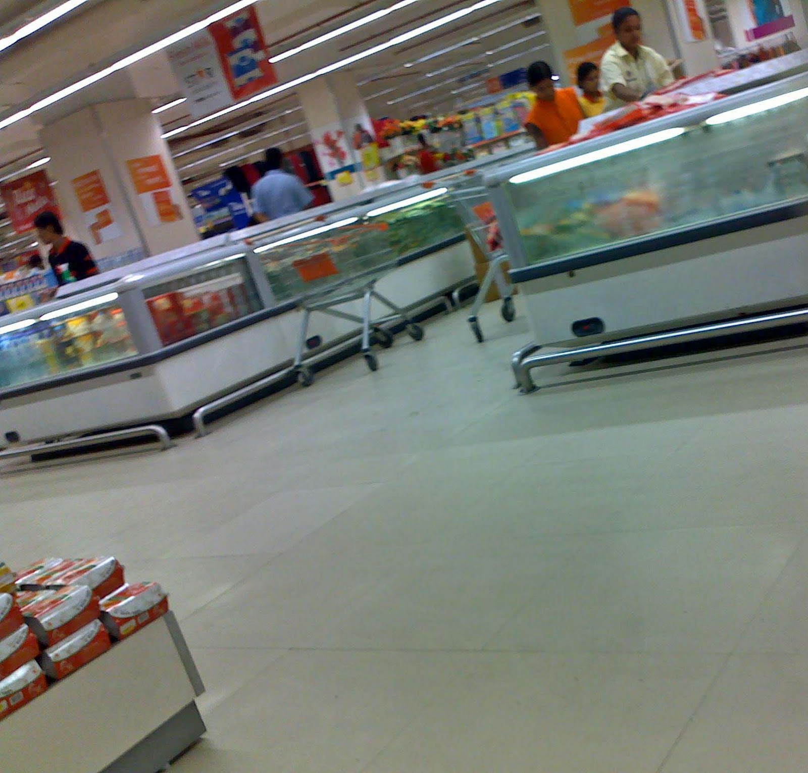 Stock Pictures: Supermarket pictures - crockery, tomato puree, coconut milk, cheese and butter