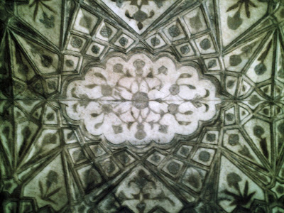 ceiling design at agra fort