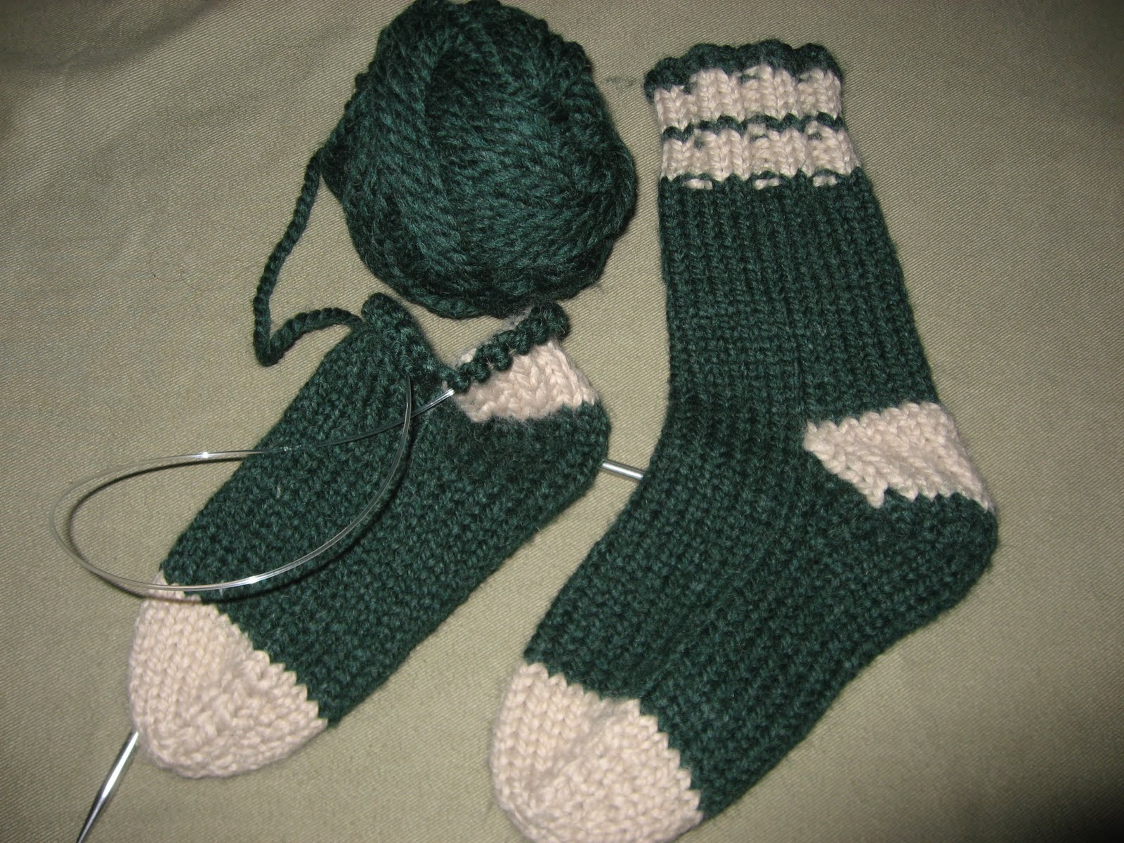 [WE+Th+&+Q+Socks.JPG]