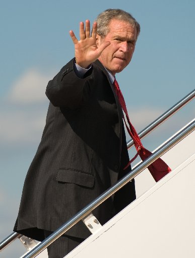 [US+POLITICS+BUSH+DEPARTURE+.JPG]