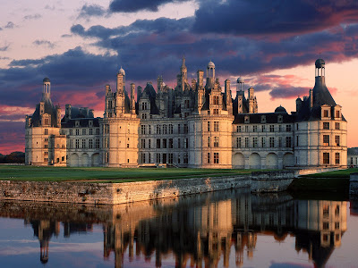 http://4.bp.blogspot.com/_5zDOWArJFhg/SRN21KBSvJI/AAAAAAAAARk/aaqR1bOJkyA/s400/castillo-chambord-francia_fondos10net.jpg
