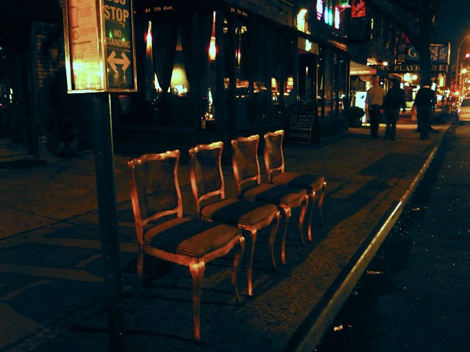 [sillas-paradas-colectivo.jpg]