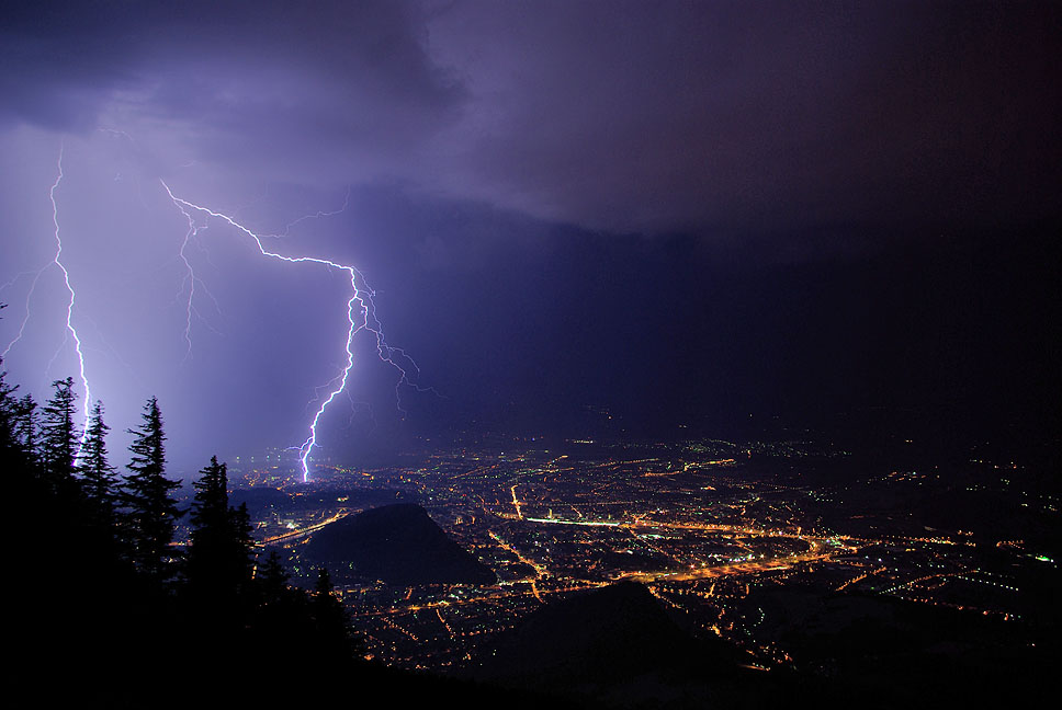 [rayo-sobre-salsburgo-austria.jpg]