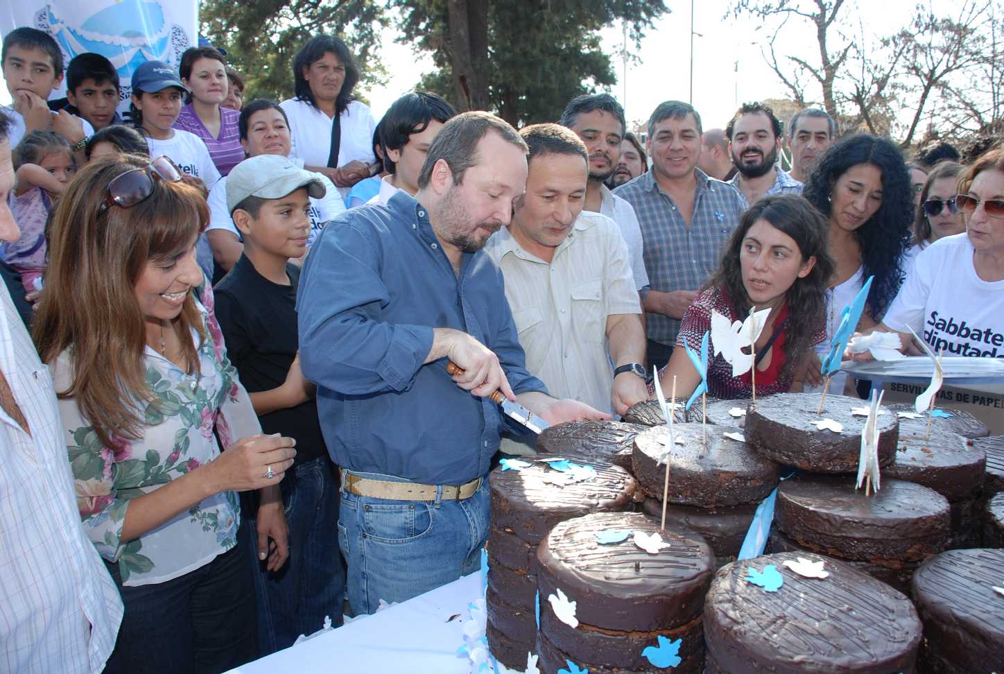 [Sabbatella-reparte-la-torta.jpg]