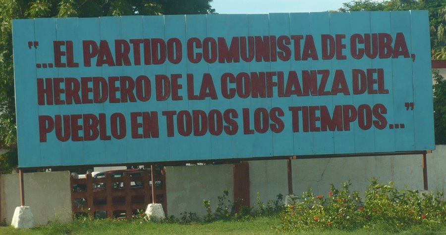 [cartel-publicitario-cuba-16.jpg]
