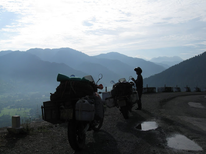 Early morning start heading for Sringar.