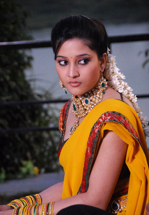Ritu Barmecha In 'Aha Naa Pellanta' Movie Stills