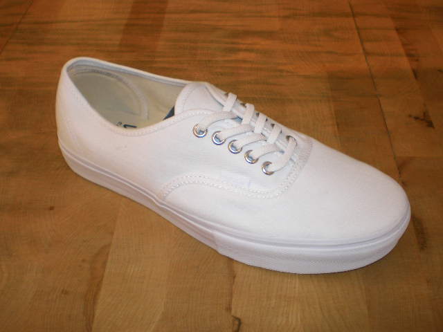 [Auth+Wht.JPG]