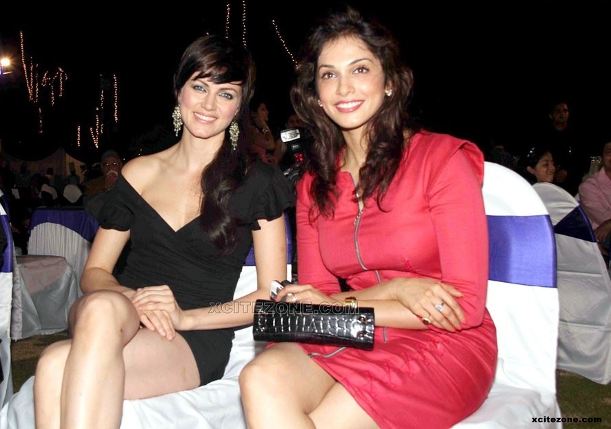 Currentblips Yana Gupta Wardrobe Malfunction Pictures Photo And