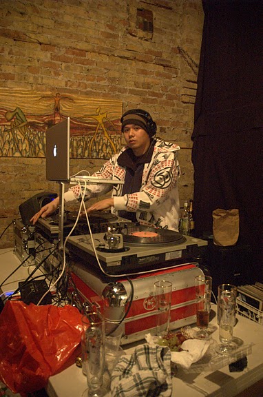 [dj+limbs.jpg]