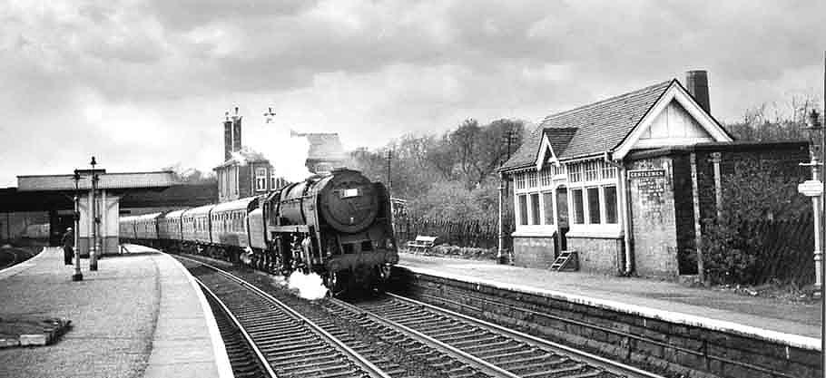 [12+Newlay+Station+60s.jpg]