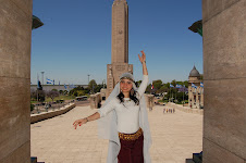 Amira Lizet en el Monumento Nacional a la Bandera