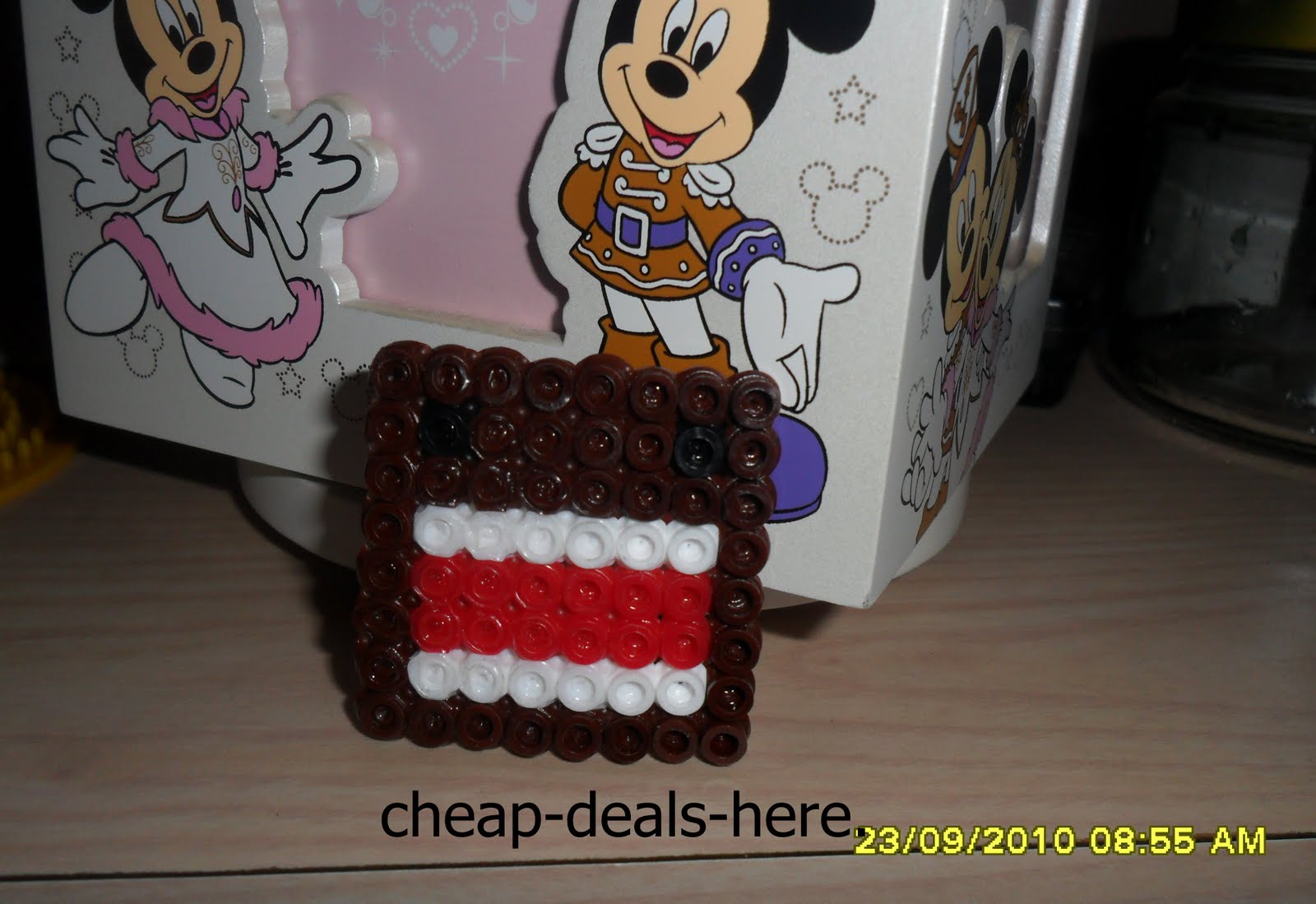White+domo+face