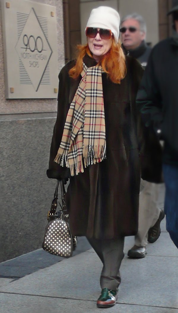 [Redheadfurburberryscarf.jpg]