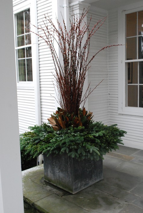 the designer 39 s muse winter planters christmas window box decorating ideas