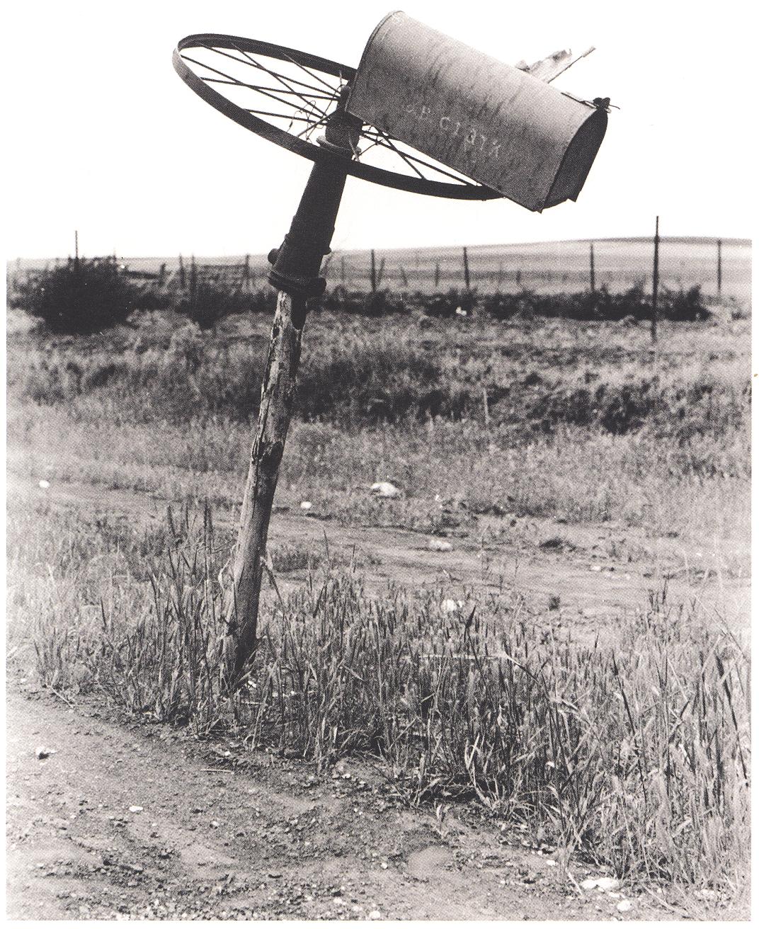 [F+023.jpg]